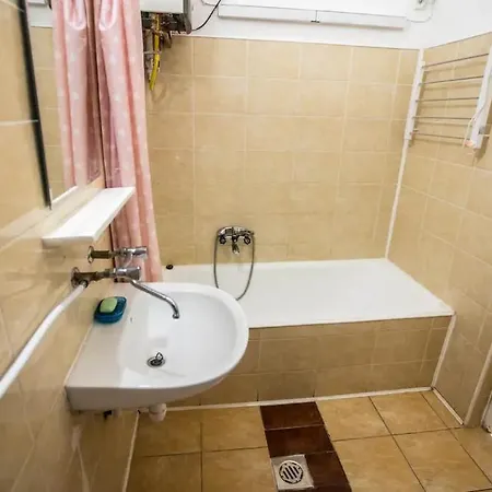 Center 5 Private For 19 People Budapest