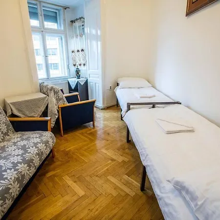 Center 5 Private For 19 People Homestay *