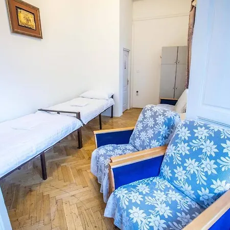 Homestay Center 5 Private For 19 People