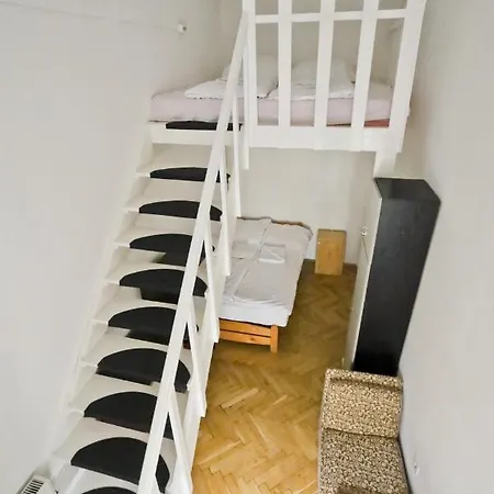 Homestay Center 5 Private For 19 People