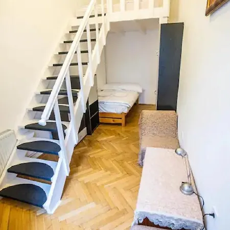 Homestay Center 5 Private For 19 People *