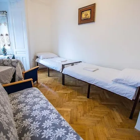 Homestay Center 5 Private For 19 People *