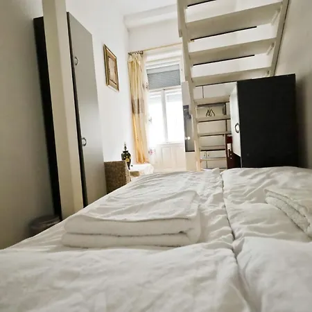 Homestay Center 5 Private For 19 People