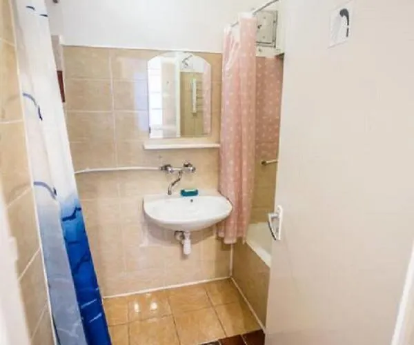 Center 5 Private For 19 People Homestay szállás *