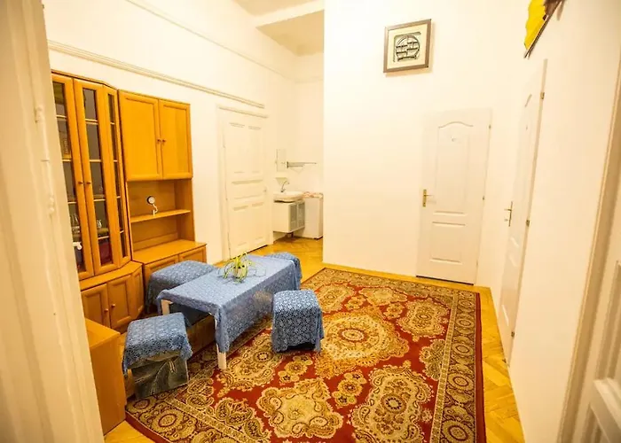 Homestay szállás Center 5 Private For 19 People *