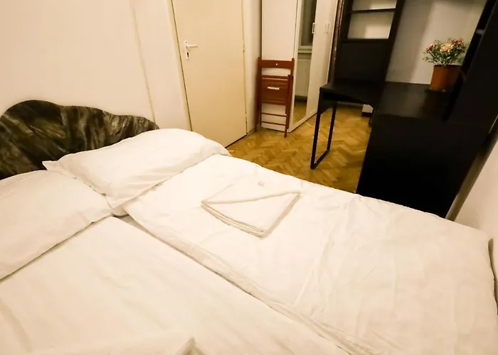 Homestay szállás Center 5 Private For 19 People *