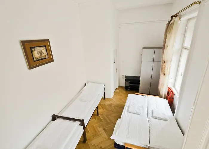 Center 5 Private For 19 People Homestay szállás