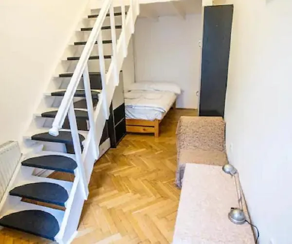 Homestay szállás Center 5 Private For 19 People *