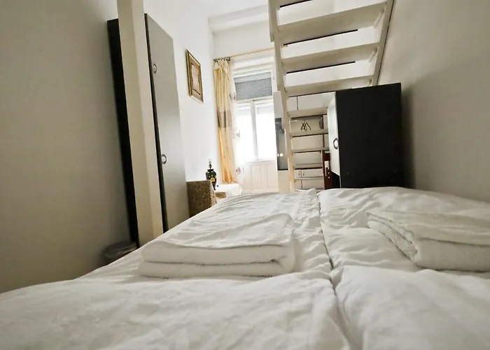 Homestay szállás Center 5 Private For 19 People