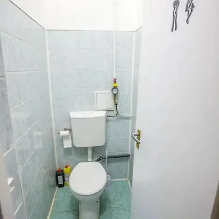 Center 5 Private For 19 People Privatunterkunft *