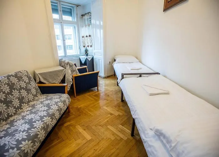 Center 5 Private For 19 People Séjour chez l'habitant *